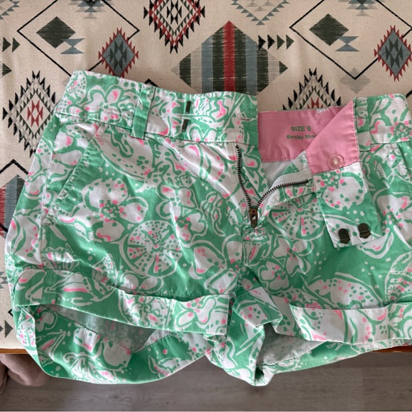 Lilly Pulitzer Mint and Pink Floral Women's Shorts - Picture 1 of 3